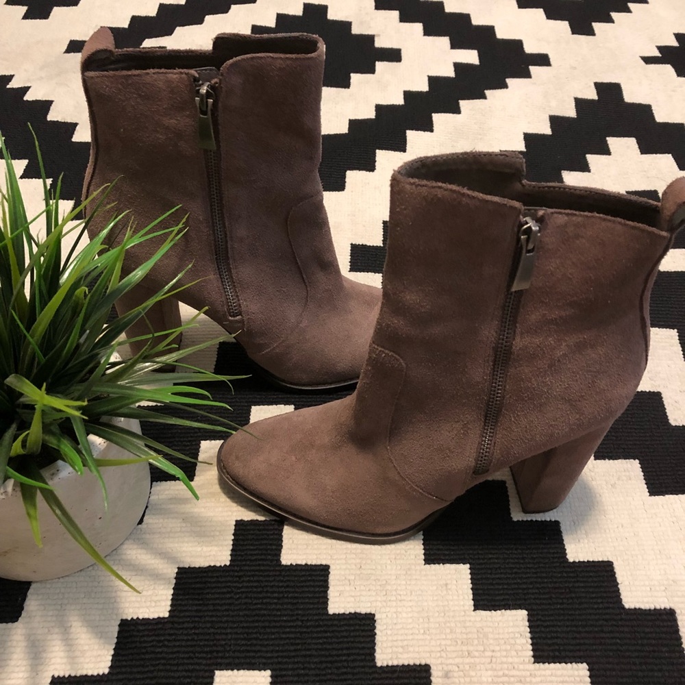 💥SALE Steve Madden Suede Bootie